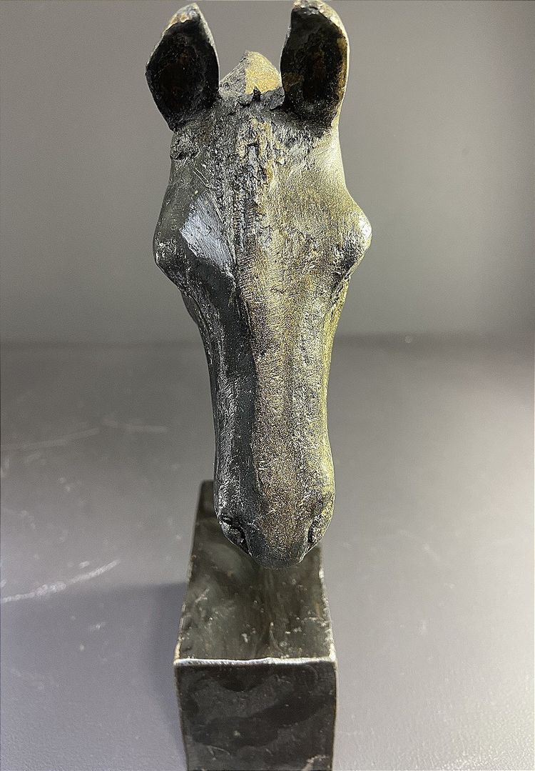 France, Ravissant Bronze Figurant Une Tête De Cheval, 1970.