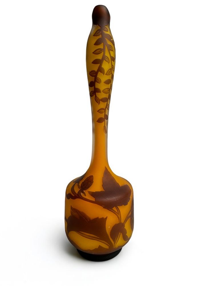 Richard - Soliflore Vase with Wild Hop Design