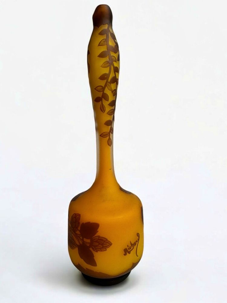 Richard - Soliflore Vase with Wild Hop Design