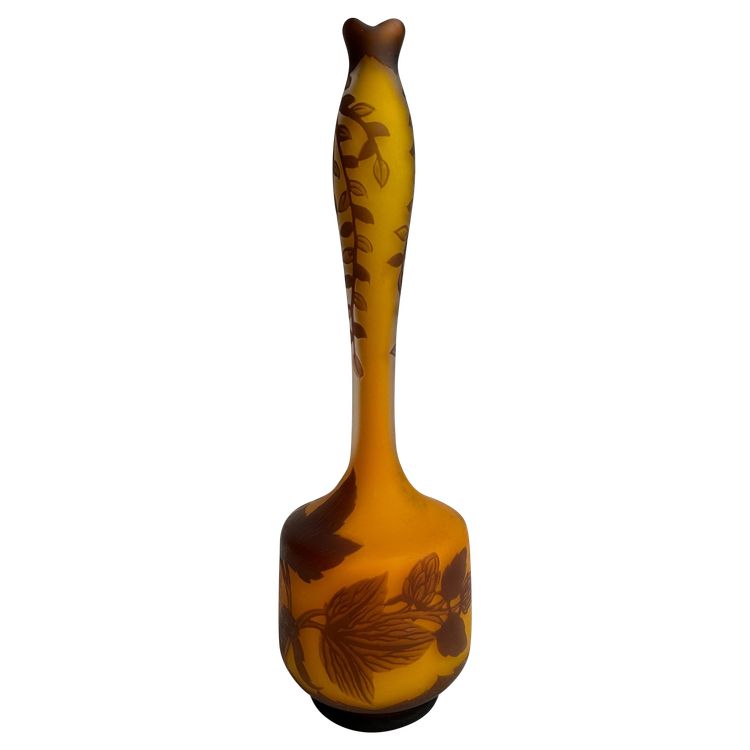 Richard - Soliflore Vase with Wild Hop Design