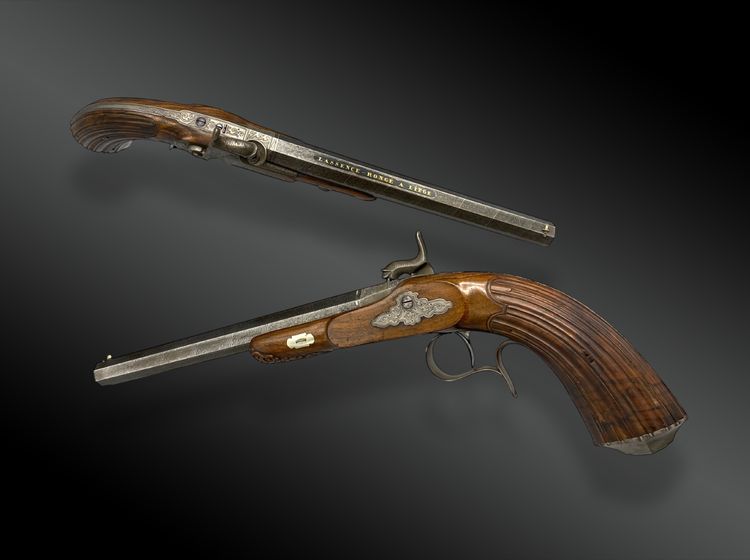 Box containing a PAIR OF PISTOLS signed LASSENCE - RONGE A LIEGE Belgium - XIXth century