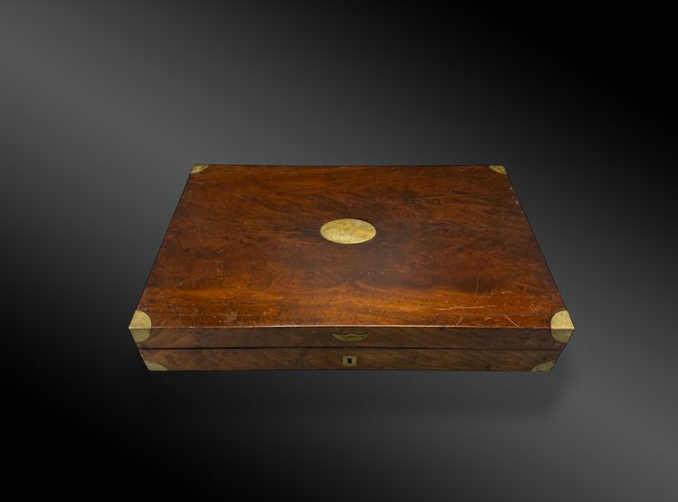 Box containing a PAIR OF PISTOLS signed LASSENCE - RONGE A LIEGE Belgium - XIXth century