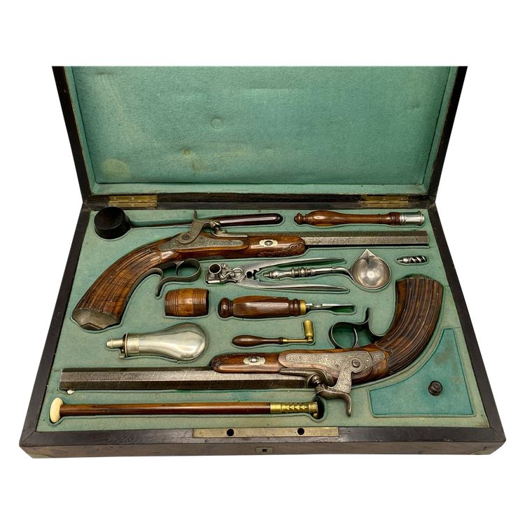 Box containing a PAIR OF PISTOLS signed LASSENCE - RONGE A LIEGE Belgium - XIXth century