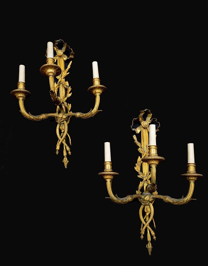 Groupe de quatre appliques anciennes, France, XIXe siècle.