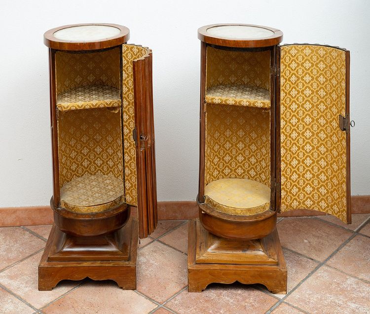 Pair of antique cherry columns with white marble top. Naples, 19th century.