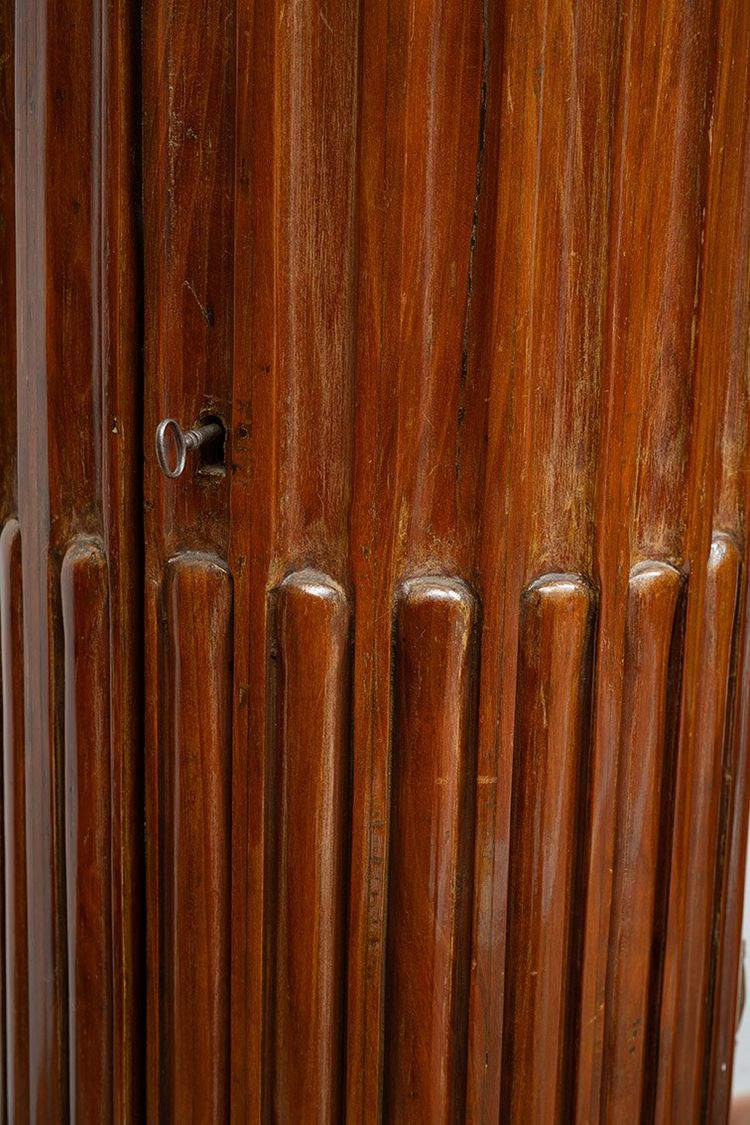 Pair of antique cherry columns with white marble top. Naples, 19th century.