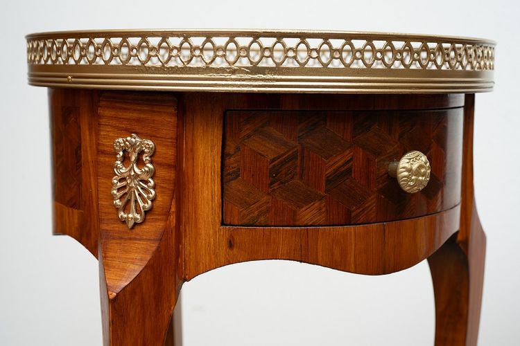 Paire de tables basses anciennes françaises, début XXe siècle.