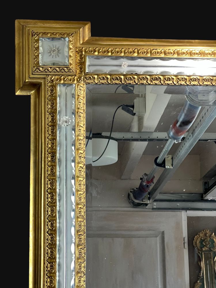 MIROIR ANCIEN DU XIXe EN BOIS DORÉ ENTOURÉ DE BAGUETTES DE MIROIRS OPAQUES