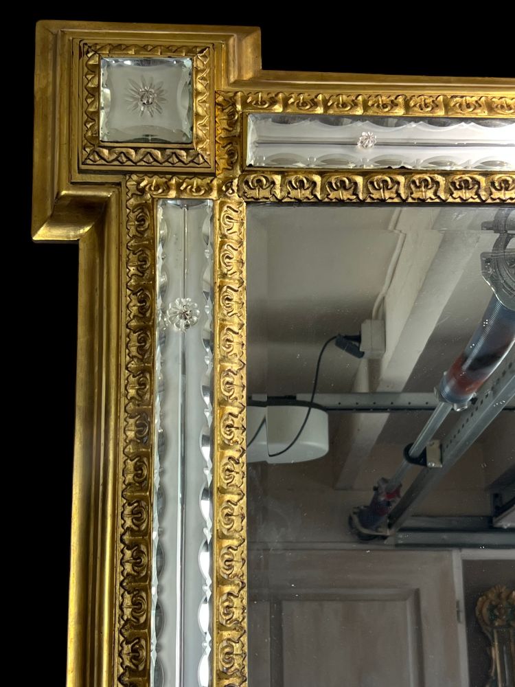 MIROIR ANCIEN DU XIXe EN BOIS DORÉ ENTOURÉ DE BAGUETTES DE MIROIRS OPAQUES