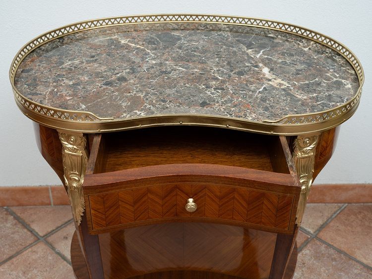 Table basse ancienne française du 19ème siècle.
