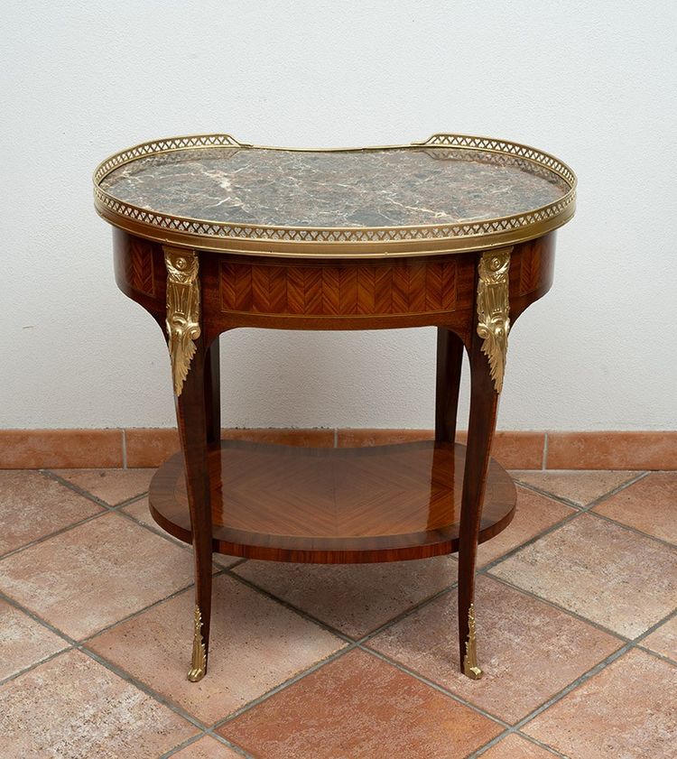 Table basse ancienne française du 19ème siècle.