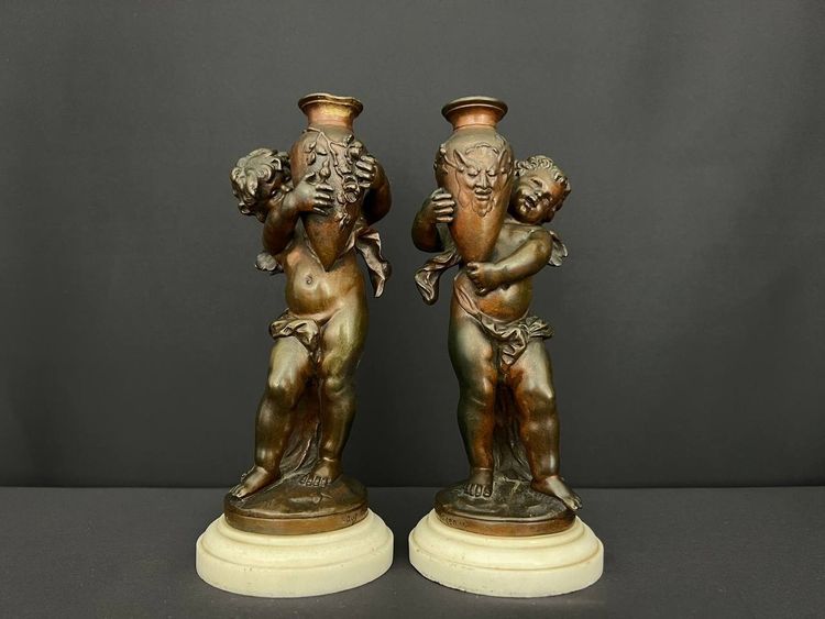 Pair of patinated bronze figures - Winged putti with amphorae, signed Aug. Moreau, circa 1900