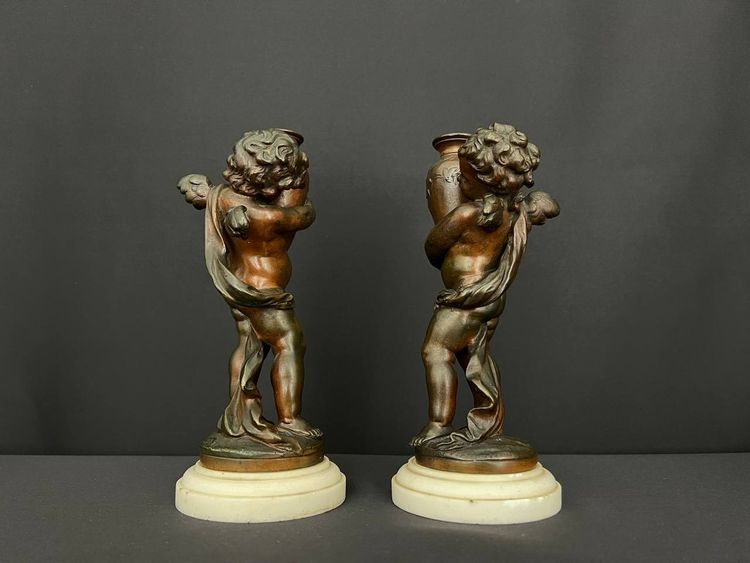 Pair of patinated bronze figures - Winged putti with amphorae, signed Aug. Moreau, circa 1900