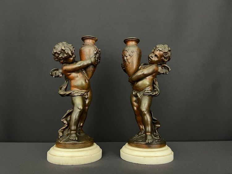 Pair of patinated bronze figures - Winged putti with amphorae, signed Aug. Moreau, circa 1900