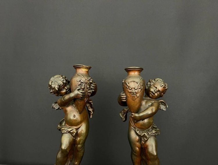 Pair of patinated bronze figures - Winged putti with amphorae, signed Aug. Moreau, circa 1900