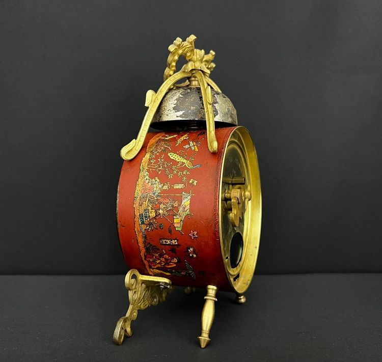 French mechanical alarm clock in red lacquer Chinoiserie, late 19th century