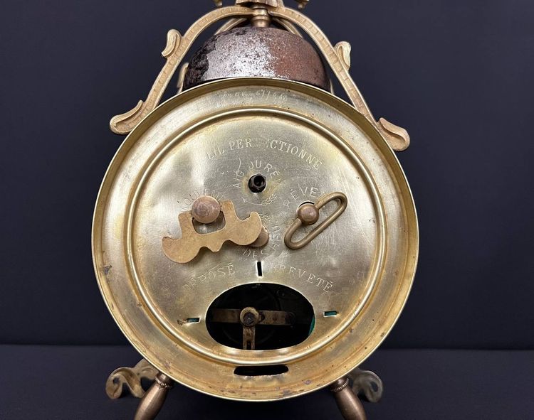 French mechanical alarm clock in red lacquer Chinoiserie, late 19th century