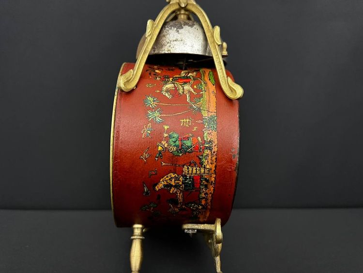French mechanical alarm clock in red lacquer Chinoiserie, late 19th century