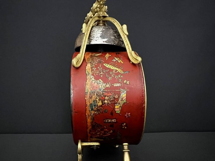 French mechanical alarm clock in red lacquer Chinoiserie, late 19th century