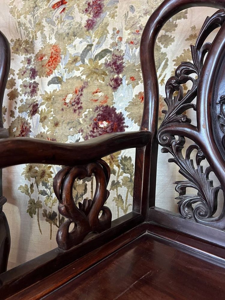 Paire de fauteuils chinois en bois sculpté – XIXe siècle