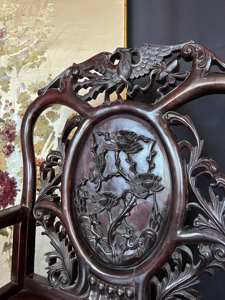 Paire de fauteuils chinois en bois sculpté – XIXe siècle