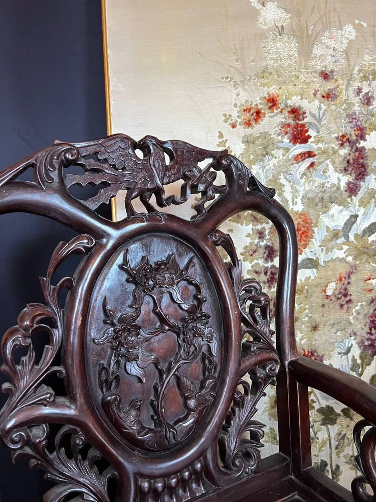 Paire de fauteuils chinois en bois sculpté – XIXe siècle