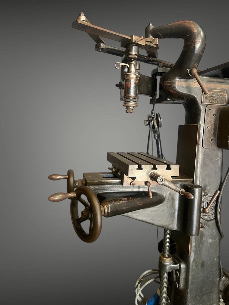 Macchina industriale a pantografo Friedrich Decker Circa 1925