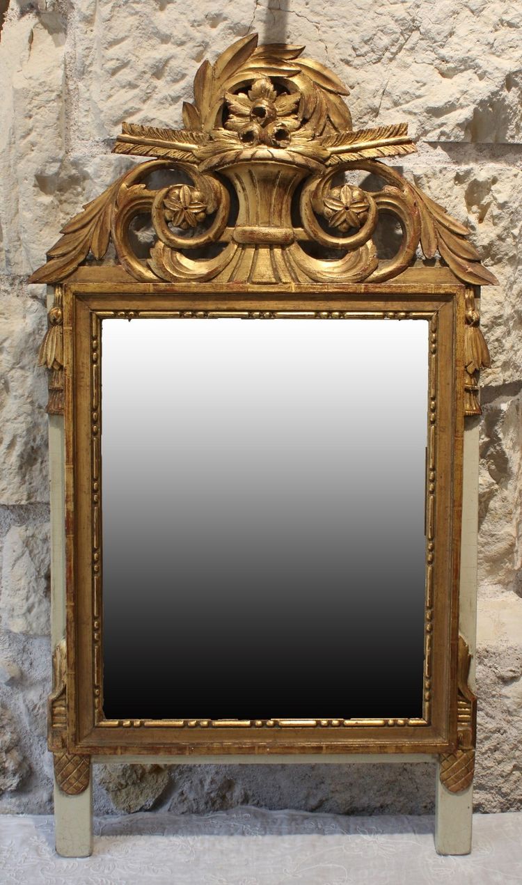 Miroir à fronton en bois doré style Louis XVI 19ème siècle