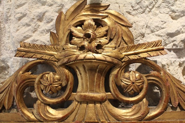 Miroir à fronton en bois doré style Louis XVI 19ème siècle