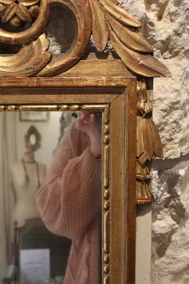 Miroir à fronton en bois doré style Louis XVI 19ème siècle