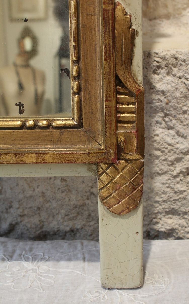 Miroir à fronton en bois doré style Louis XVI 19ème siècle