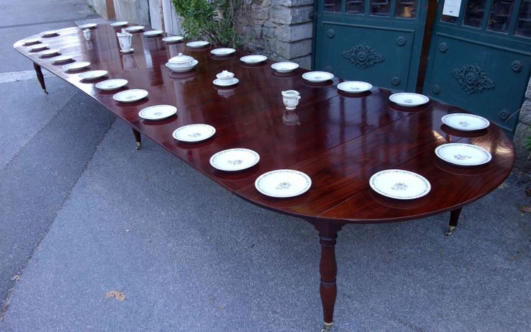 Importante table de banquet Empire en acajou, 6 mètres