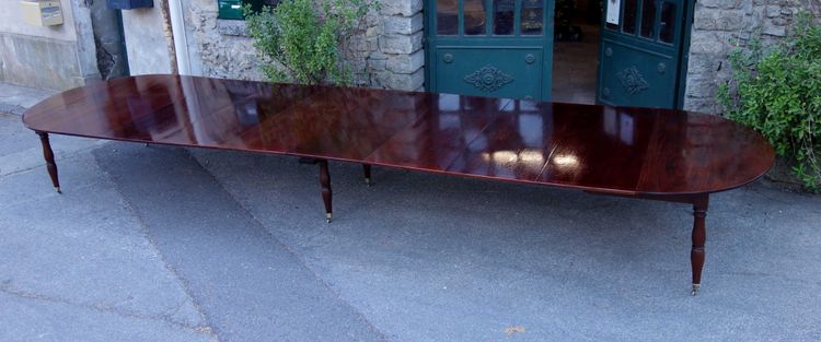 Importante table de banquet Empire en acajou, 6 mètres