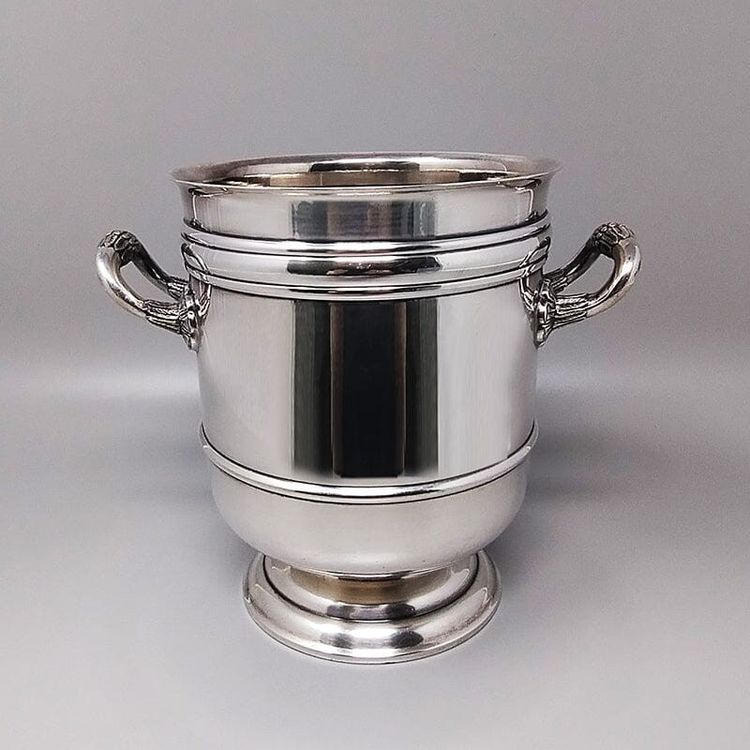 1950 Splendido secchiello per champagne o ghiaccio di Christofle in argento placcato. Prodotto in Francia