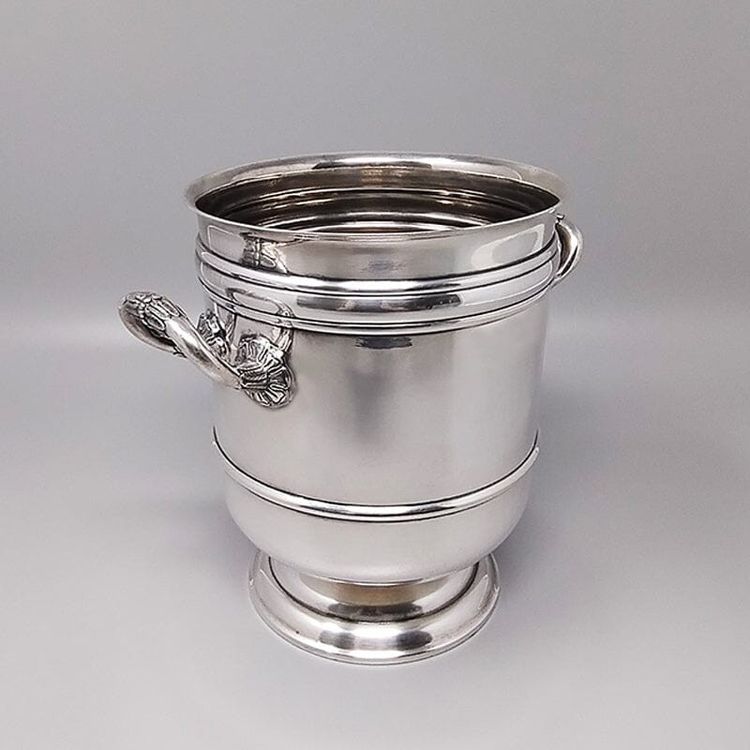 1950 Splendido secchiello per champagne o ghiaccio di Christofle in argento placcato. Prodotto in Francia