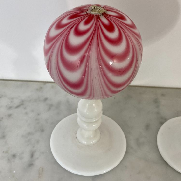 Paire de boules à perruque en opaline