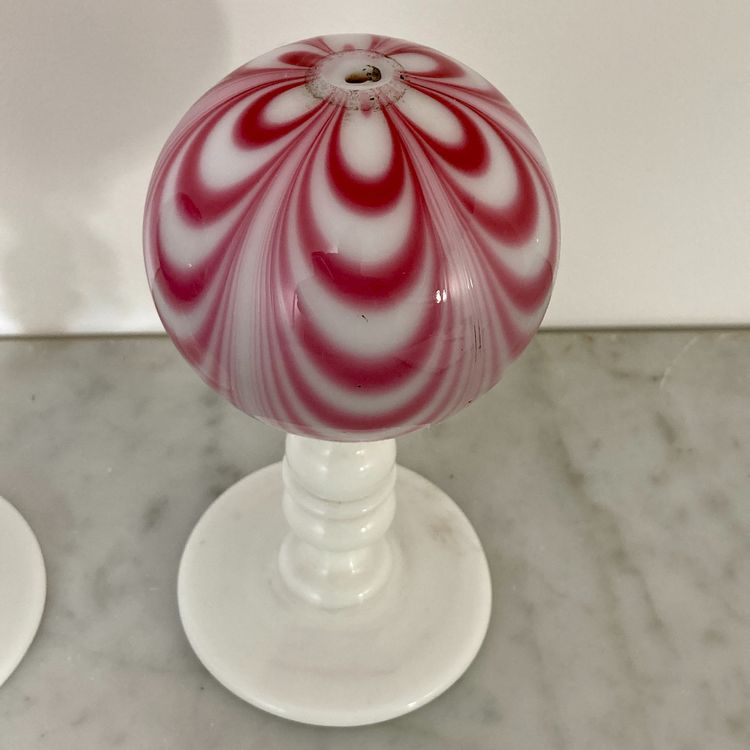 Paire de boules à perruque en opaline