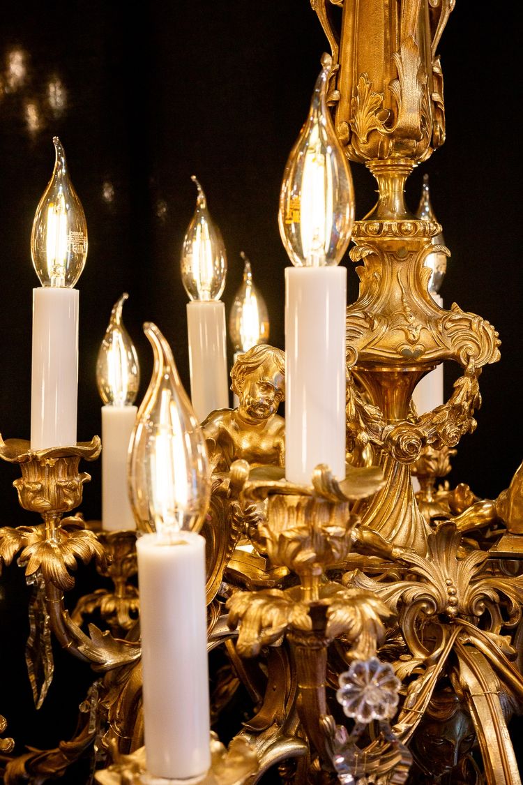 Victor Raulin (1867-1925) and Baccarat Lustre aux Amours in Chiseled and Gilded Bronze, Louis XV Sty