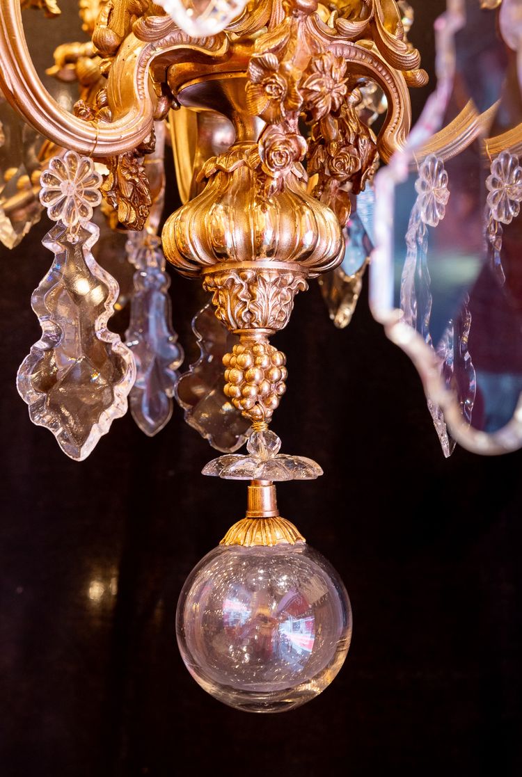 Victor Raulin (1867-1925) and Baccarat Lustre aux Amours in Chiseled and Gilded Bronze, Louis XV Sty
