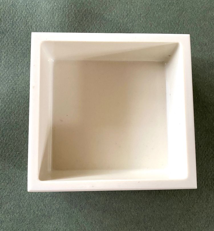 Paul and Virginie. Art Deco bakelite box. Edouard Fornells.