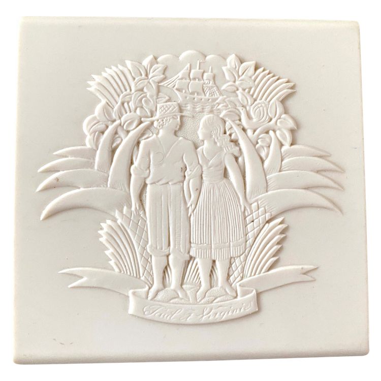 Paul and Virginie. Art Deco bakelite box. Edouard Fornells.