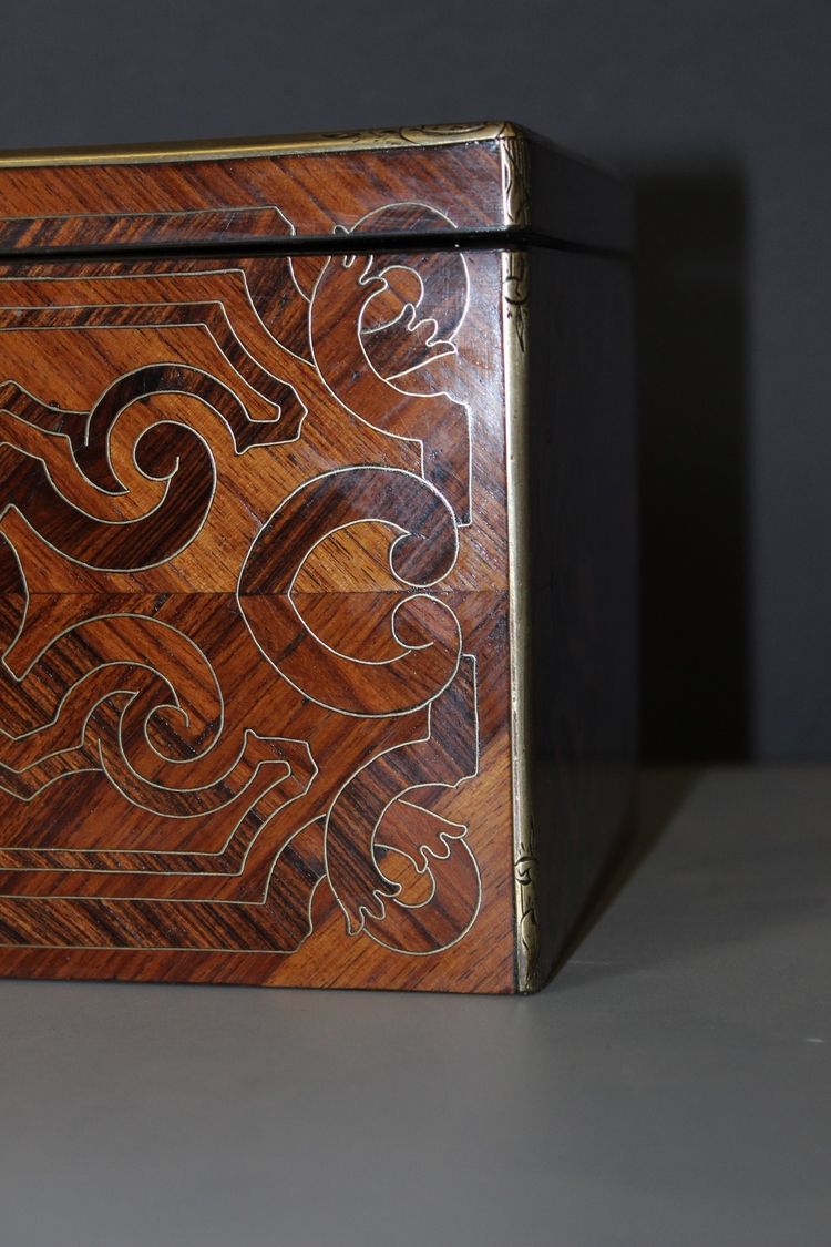 Tea box by Tahan in marquetry XIX