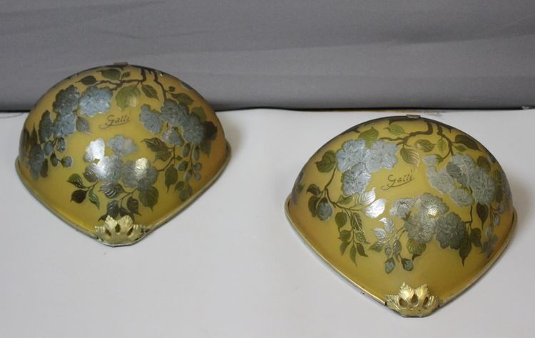 Pair of Gallé Tip sconces decorated with flowers and leaves