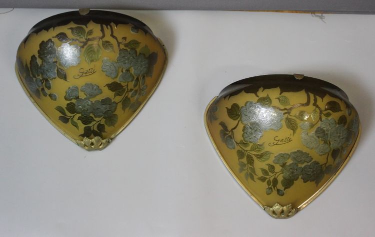 Pair of Gallé Tip sconces decorated with flowers and leaves