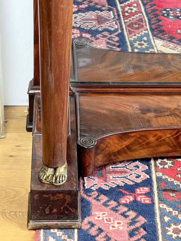 CONSOLE DI EPOCA IMPERO IMPIALLACCIATA IN MOGANO E BRONZO DORATO CON PIANO IN MARMO