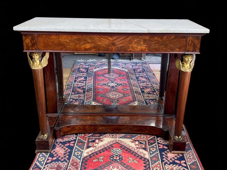 CONSOLE DI EPOCA IMPERO IMPIALLACCIATA IN MOGANO E BRONZO DORATO CON PIANO IN MARMO