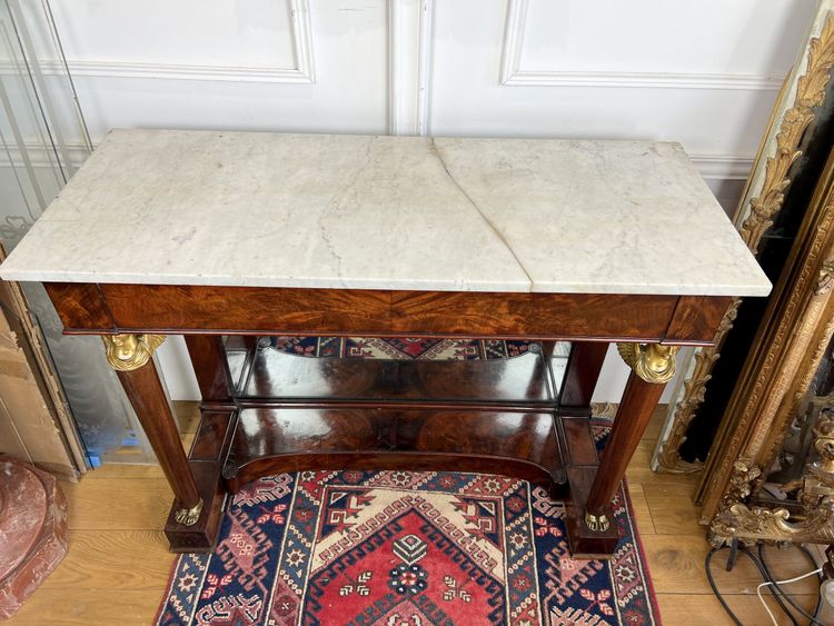 CONSOLE DI EPOCA IMPERO IMPIALLACCIATA IN MOGANO E BRONZO DORATO CON PIANO IN MARMO
