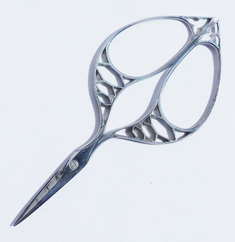 Stickschere Spitze aus Stahl Signiert "Krieg" Anfang 19. Jahrhundert notwendig Nähen