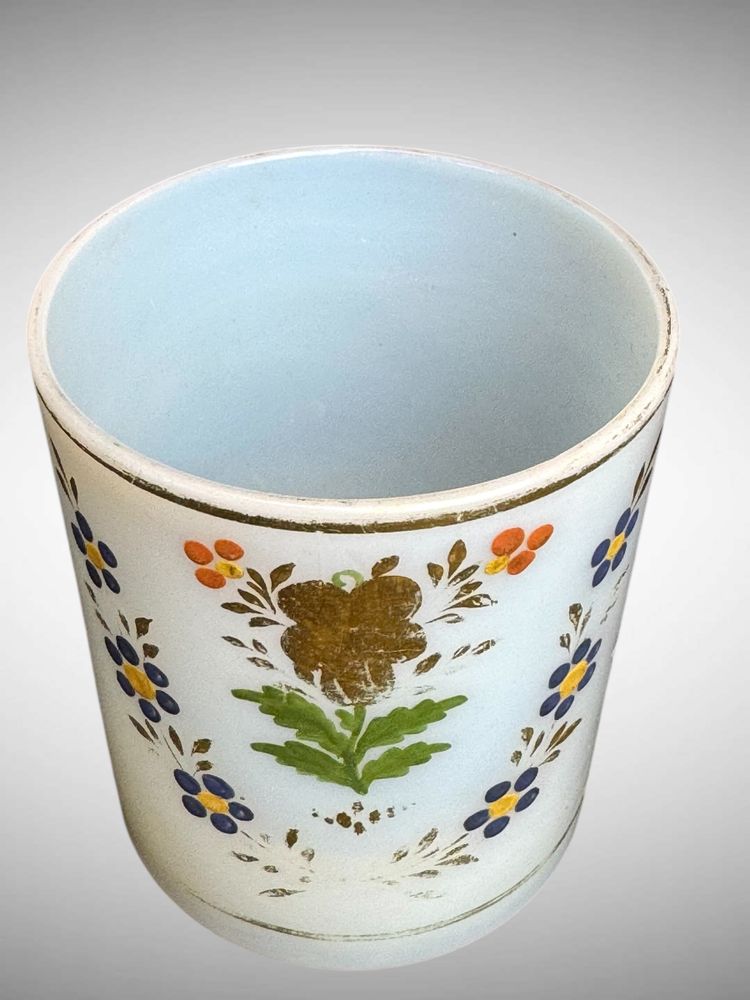 Jean-Baptiste Desvignes, Becher Aus Opalinum Mit Blumendekor