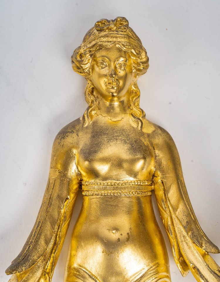 Coppia di appliques in ormolu in stile Luigi XVI Aux Termes de Femmes 1850-1870 ca.